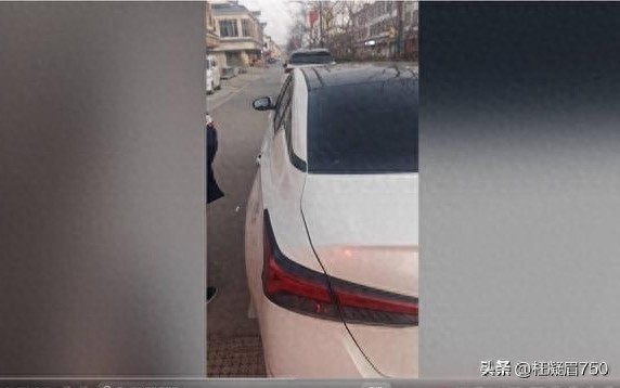 兄弟俩自驾回安徽 看错导航到了江苏